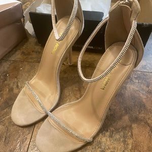 Fashion nova heels/ size 8 women